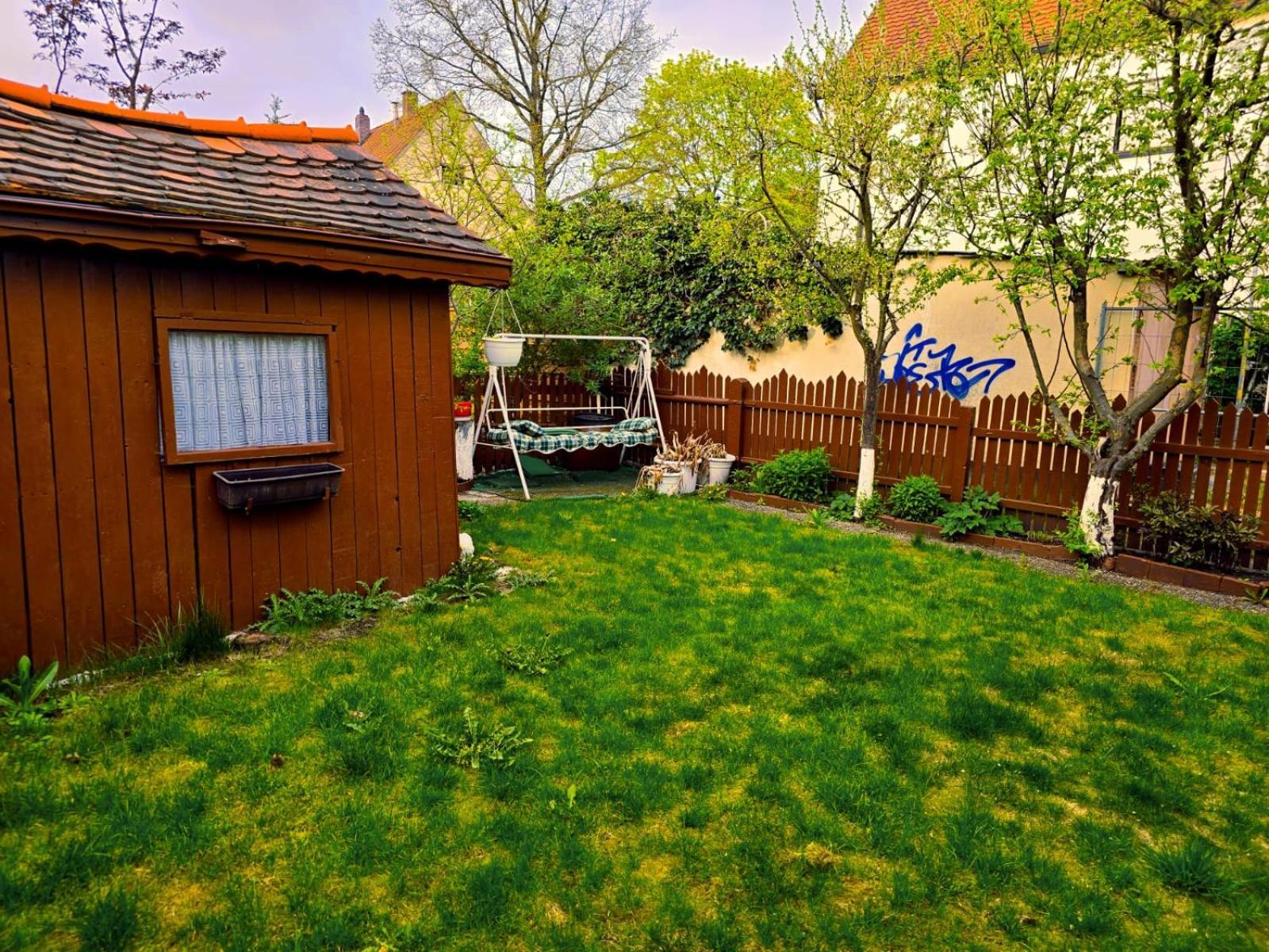 Villa Gartenwohnung Mit Terrasse 2