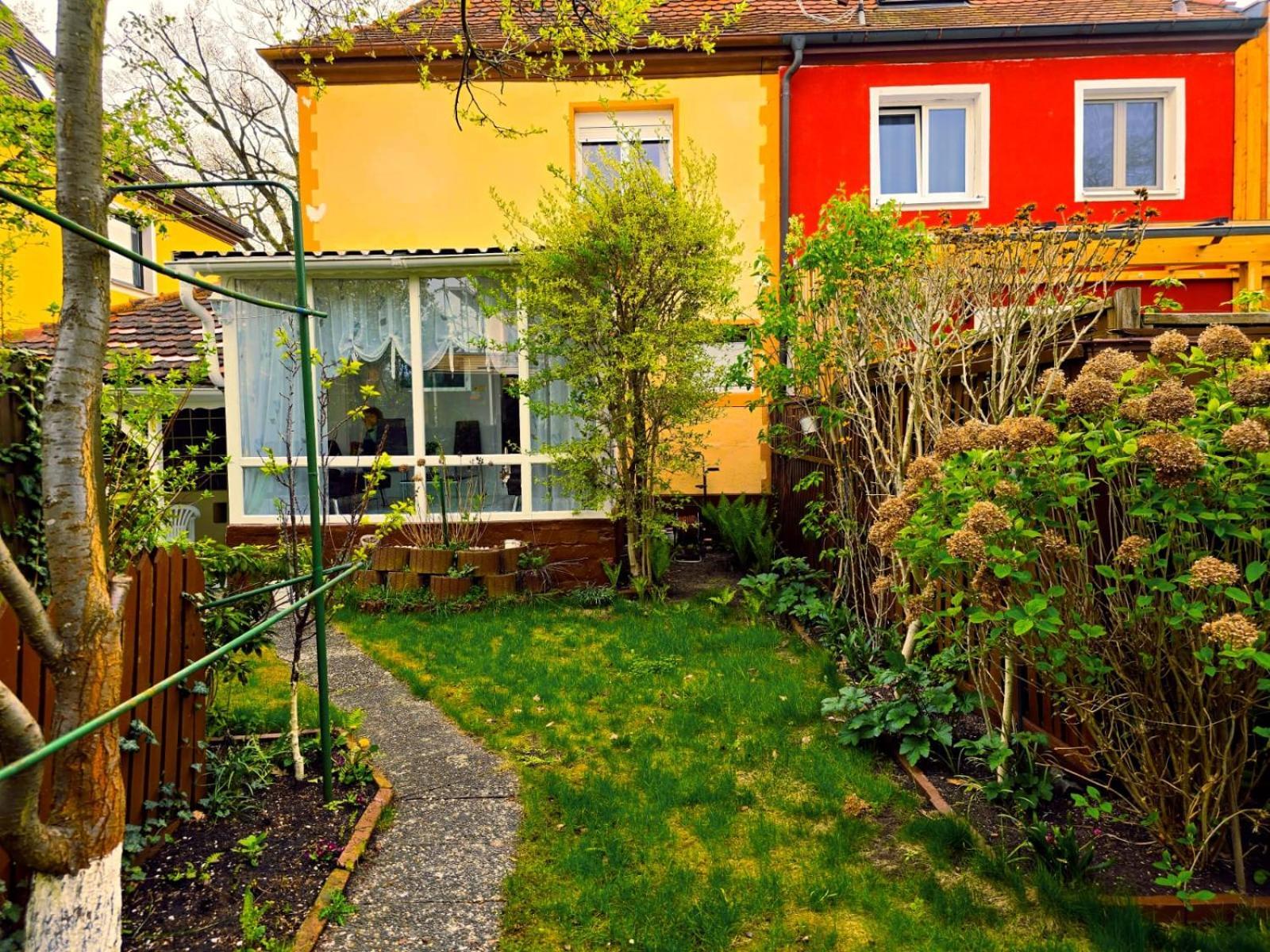 Villa Gartenwohnung Mit Terrasse 2